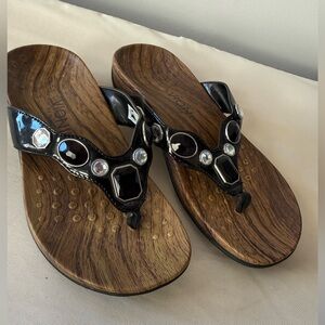 💎 VIONIC | Gemma Black Jewelled Orthopedic Sandals